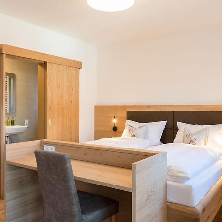 Gasthof-Pension Brauner Hirsch In Alfeld - Mittelfranken Εξωτερικό φωτογραφία