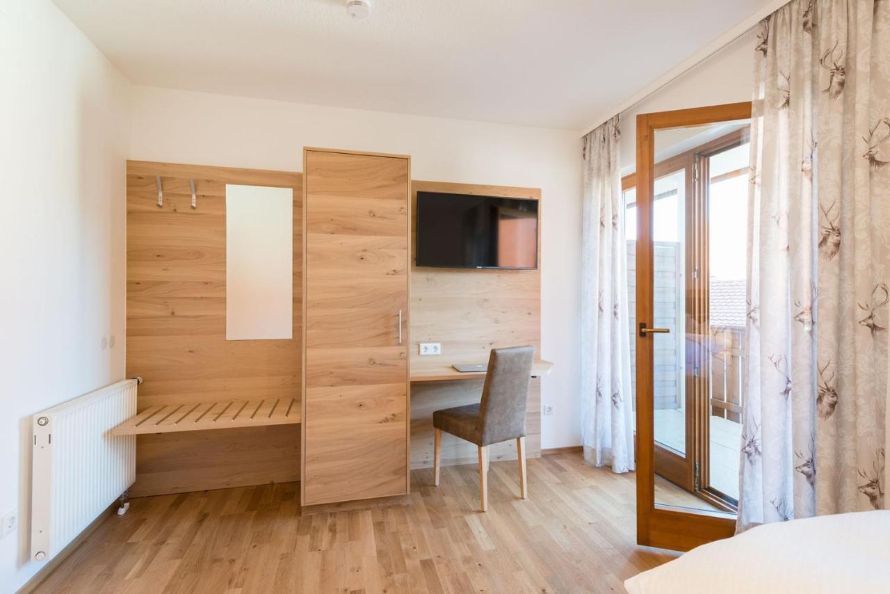 Gasthof-Pension Brauner Hirsch In Alfeld - Mittelfranken Εξωτερικό φωτογραφία
