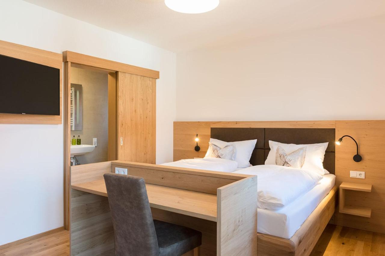 Gasthof-Pension Brauner Hirsch In Alfeld - Mittelfranken Εξωτερικό φωτογραφία