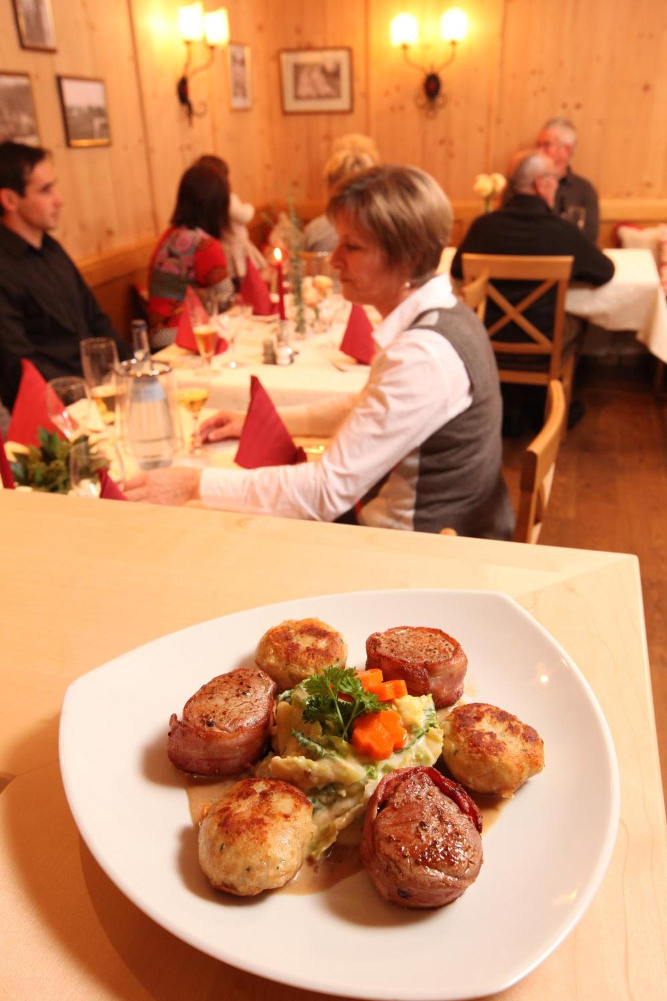 Gasthof-Pension Brauner Hirsch In Alfeld - Mittelfranken Εξωτερικό φωτογραφία